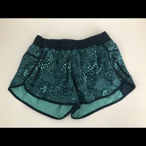 Lululemon lace bali breeze print. Tracker shorts.